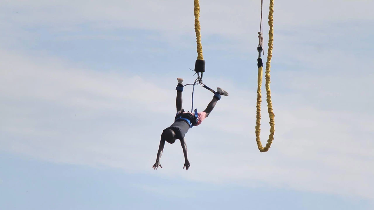 Bungee jumping